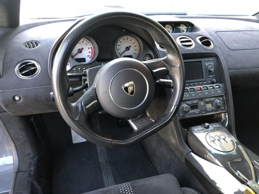 Панель приборов Lamborghini Gallardo Superleggera 2008 года  (фото 86 из 126)
